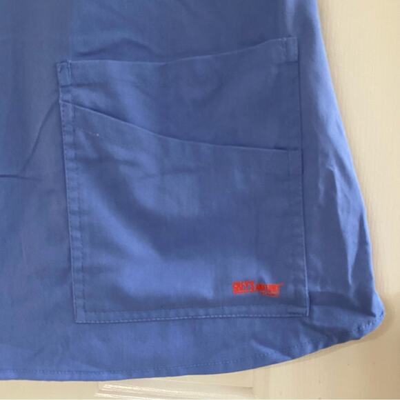 Grey's Anatomy by Barco Spandex Stretch Emma Women's 4-Pocket V-Neck Scrub Top - Picture 3 of 6